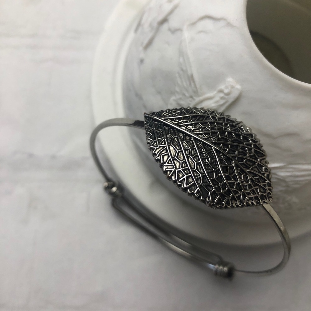 Leaf silver adjustable bangle bracelet